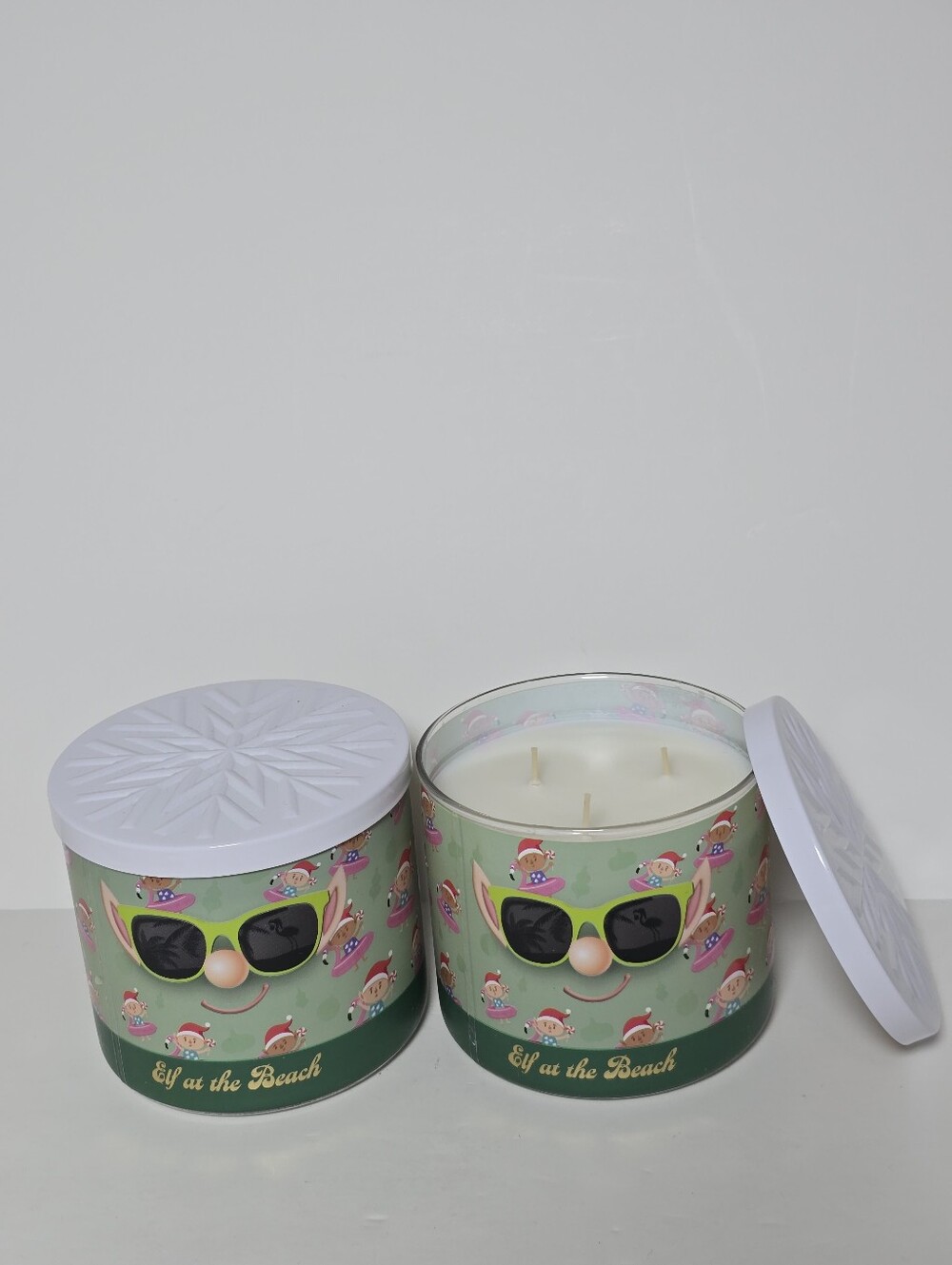 Bath & Body Works 2 Fresh Balsam Elf at the Beach 3 Wick Candles NWT - Picture 2 of 4